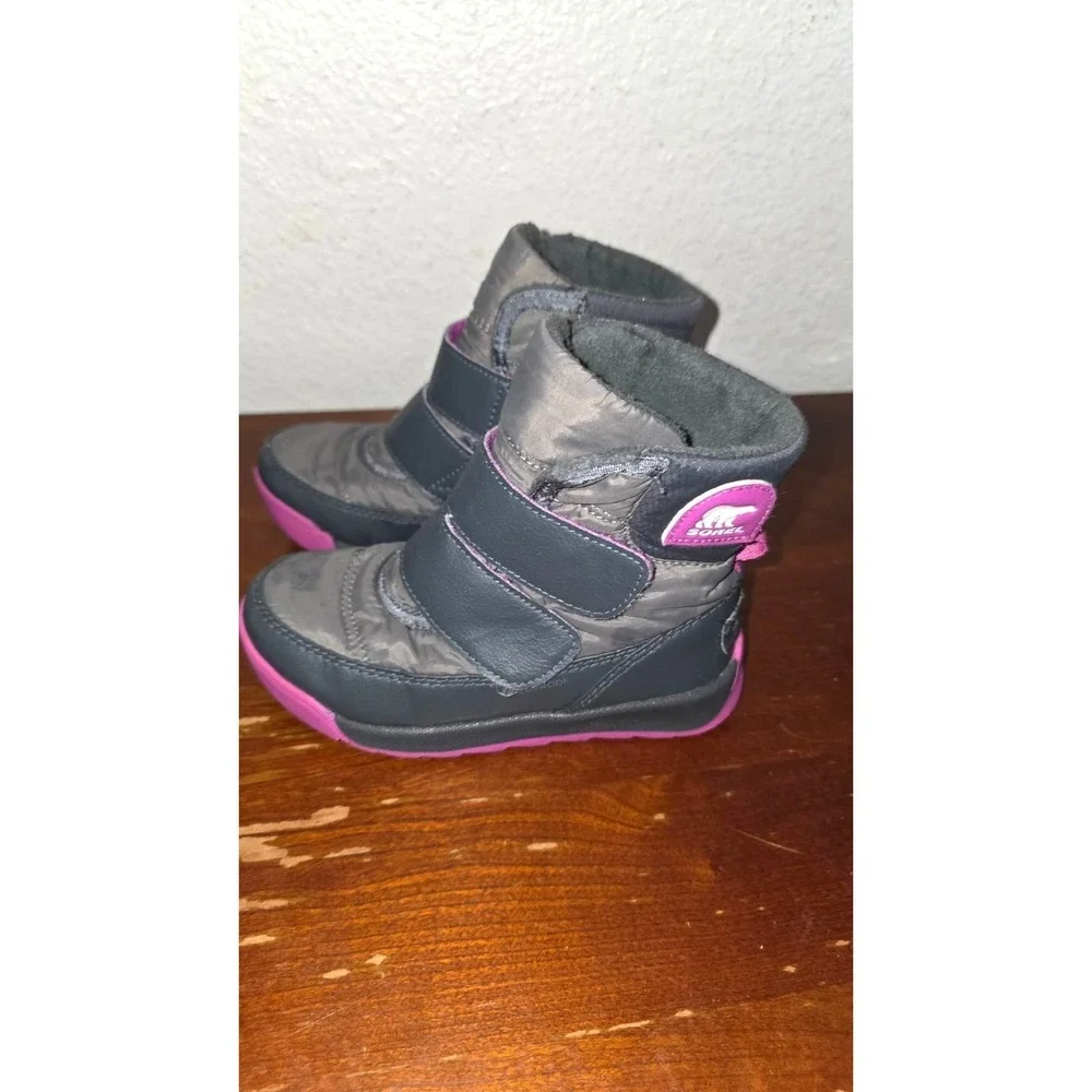 Sorel Girls Cerrelle Winter Boots Size 10‎ Gray & Pink Waterproof Insulated